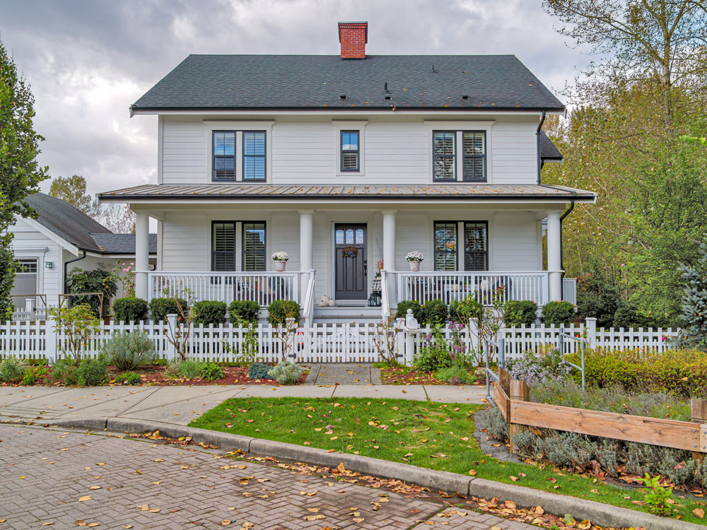 A perfect neighbourhood. Luxury family house in old colonial style