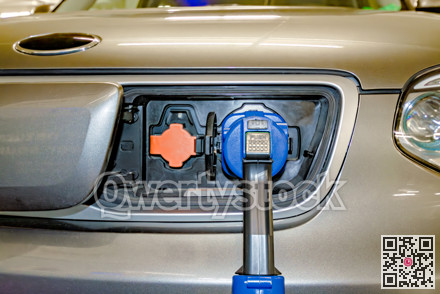 DC electric plug connected to a vehicle for battery fulfil from charging station