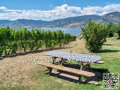 Recreation area with beautiful overview of a lake and mountains
