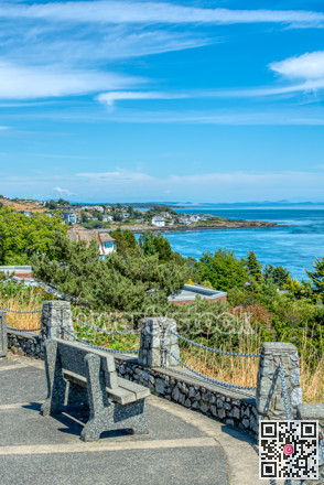 Scenery veiw of Vancouver island with blue sky and mountain Baker on background