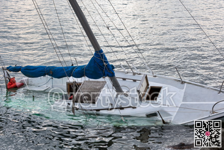 White yacht drowned in Pacific Ocean bay